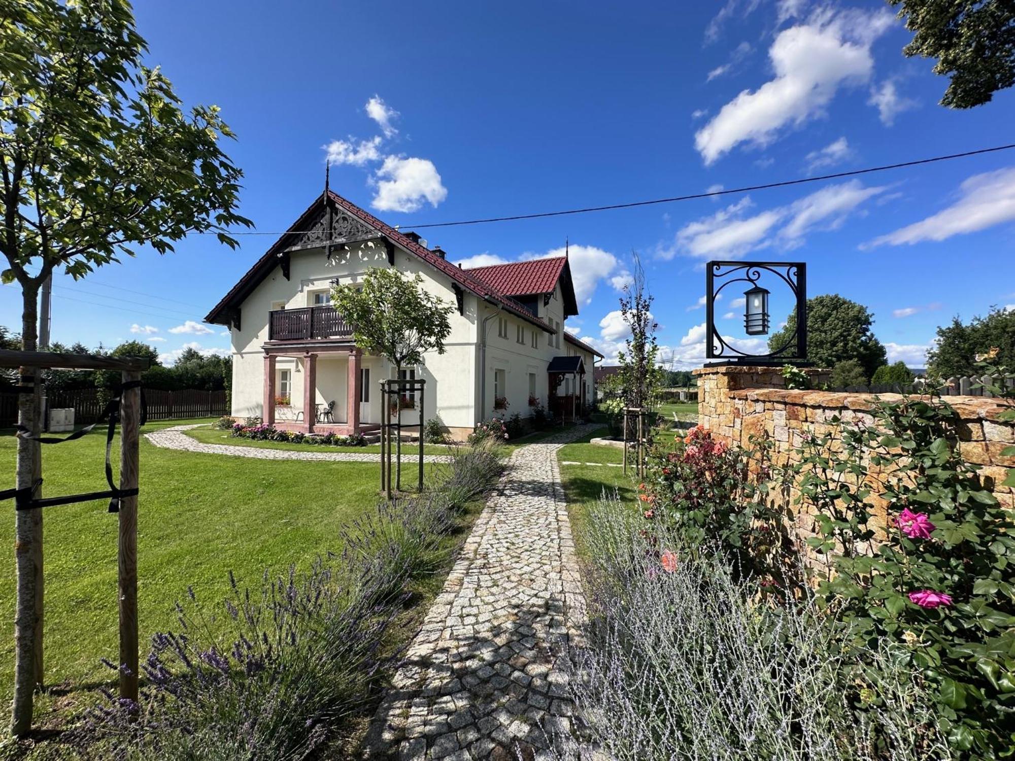 Dworek Wojanow Exterior photo
